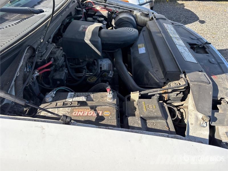 Ford Expedition 4WD SUV (Inoperable) Avtomobili