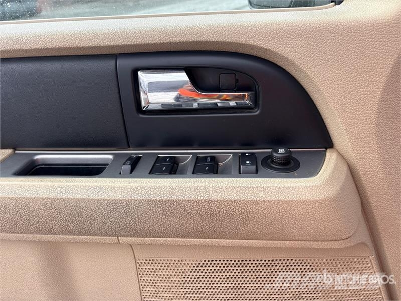 Ford Expedition 4WD SUV 汽车