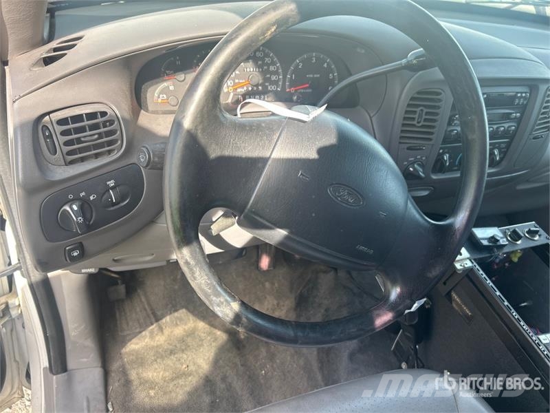Ford Expedition 4WD SUV Avtomobili