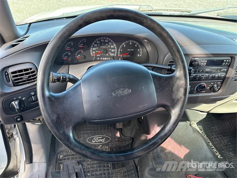 Ford Expedition 4WD SUV (Inoperable) Avtomobili