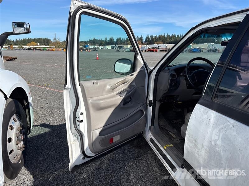 Ford Expedition 4WD SUV (Inoperable) Avtomobili