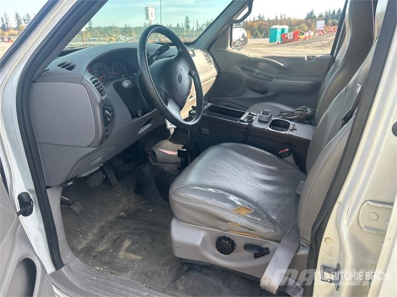 Ford Expedition 4WD SUV Avtomobili
