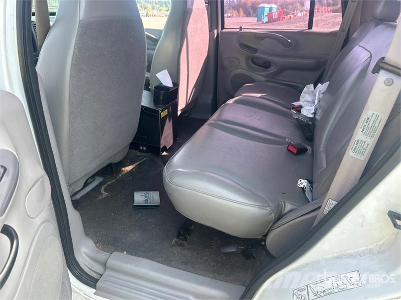 Ford Expedition 4WD SUV Avtomobili