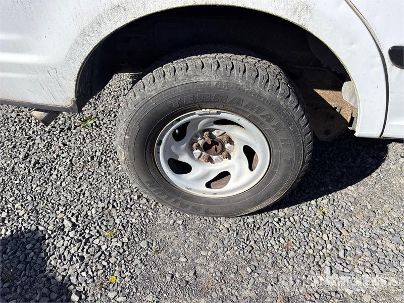 Ford Expedition 4WD SUV (Inoperable) Avtomobili