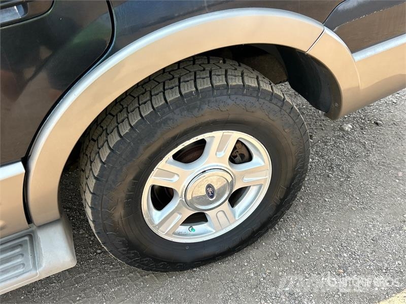 Ford Expedition 4WD SUV Auto's