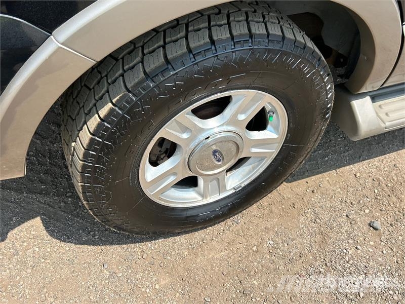 Ford Expedition 4WD SUV Auto's