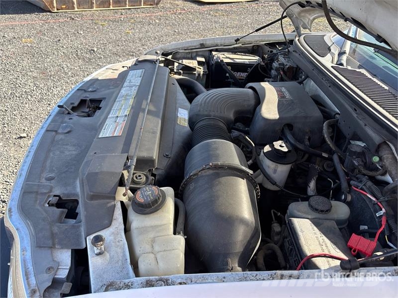 Ford Expedition 4WD SUV (Inoperable) Avtomobili