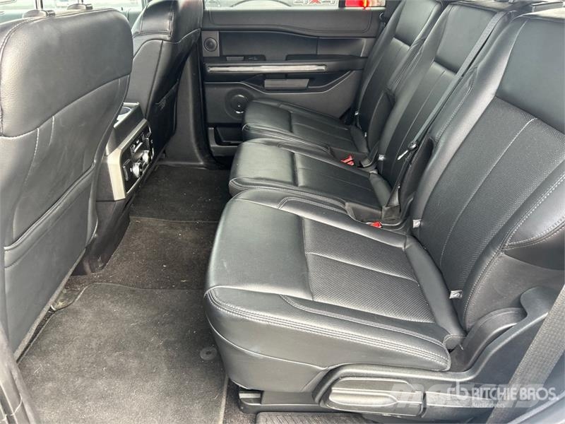 Ford Expedition XLT 4x4 SUV 汽车