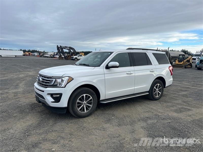 Ford Expedition XLT 4x4 SUV 汽车
