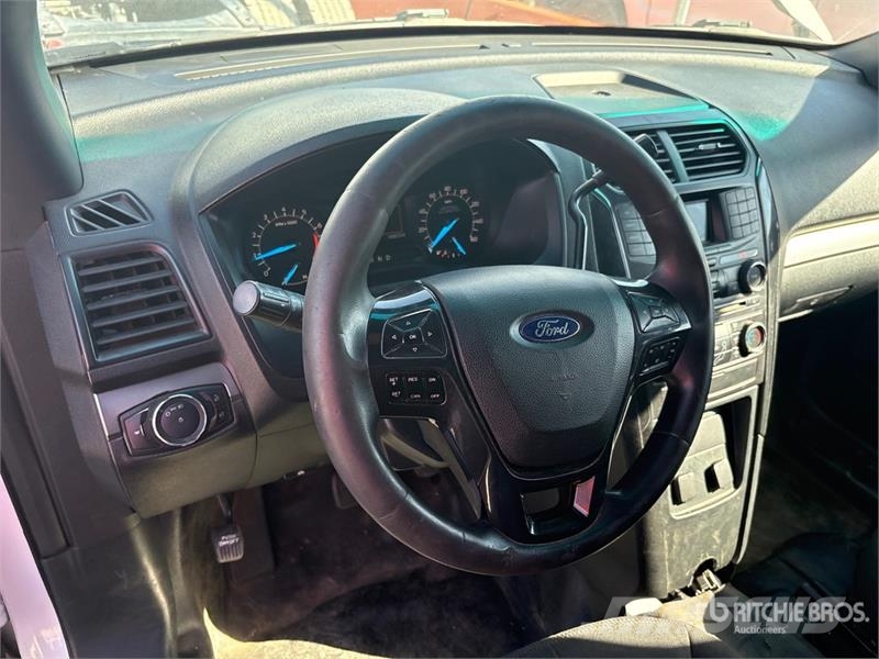 Ford Explorer Voiture