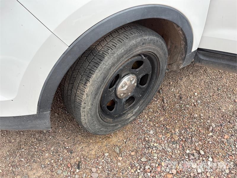 Ford Explorer 自動車