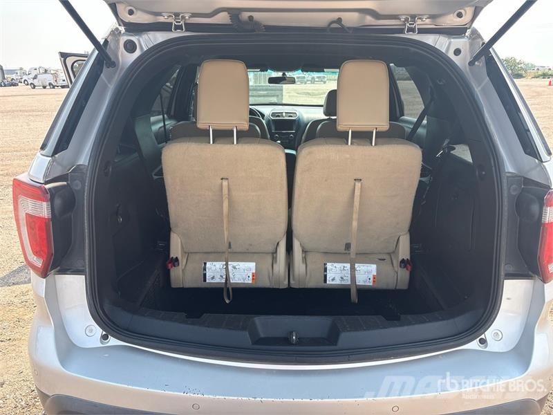 Ford Explorer Automašīnas