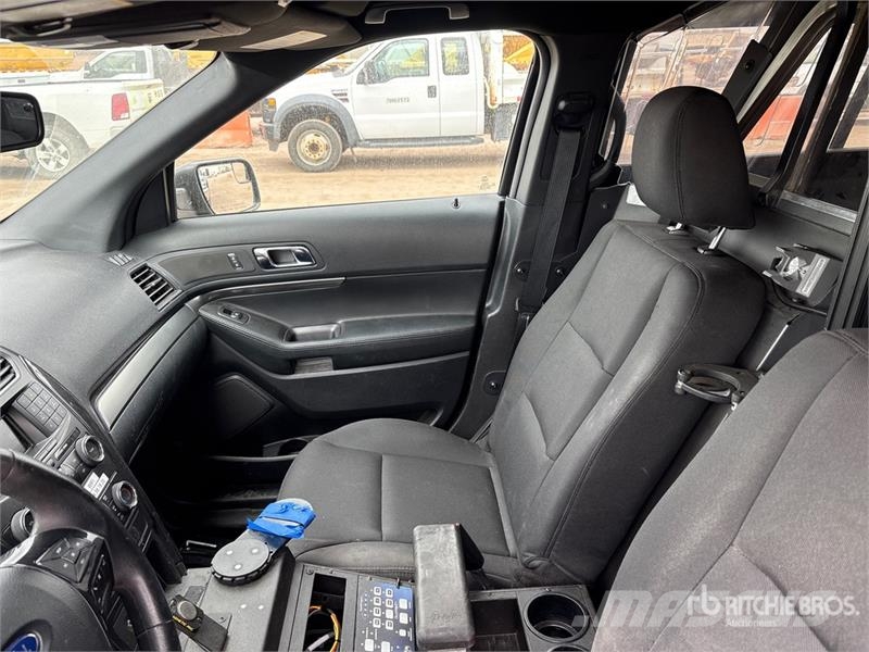 Ford Explorer 汽车