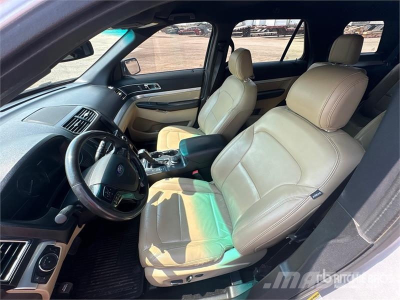 Ford Explorer Automašīnas