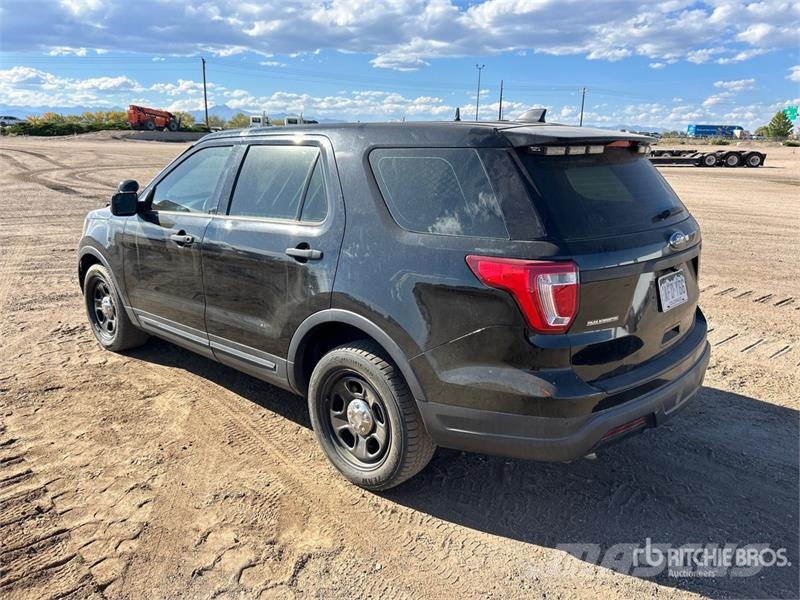 Ford Explorer 汽车