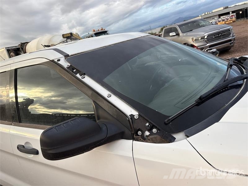 Ford Explorer 自動車