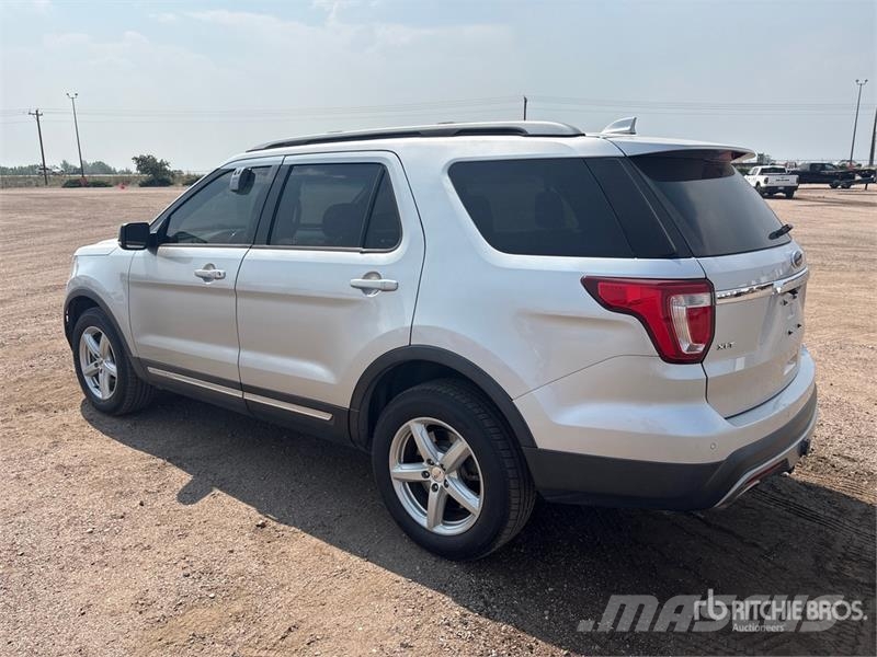 Ford Explorer Automašīnas