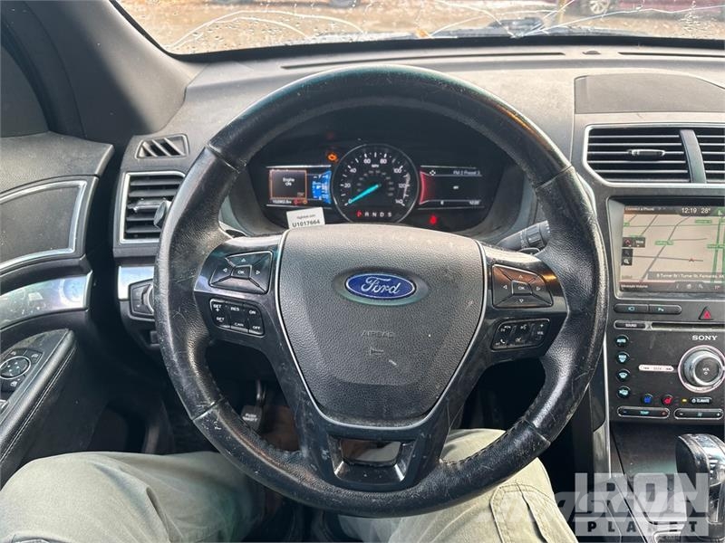 Ford Explorer Avtomobili