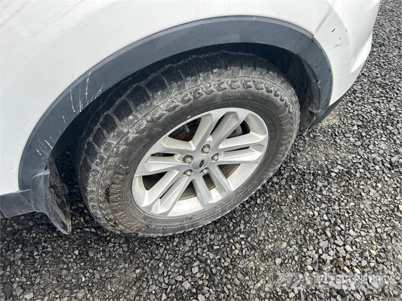 Ford Explorer Automašīnas