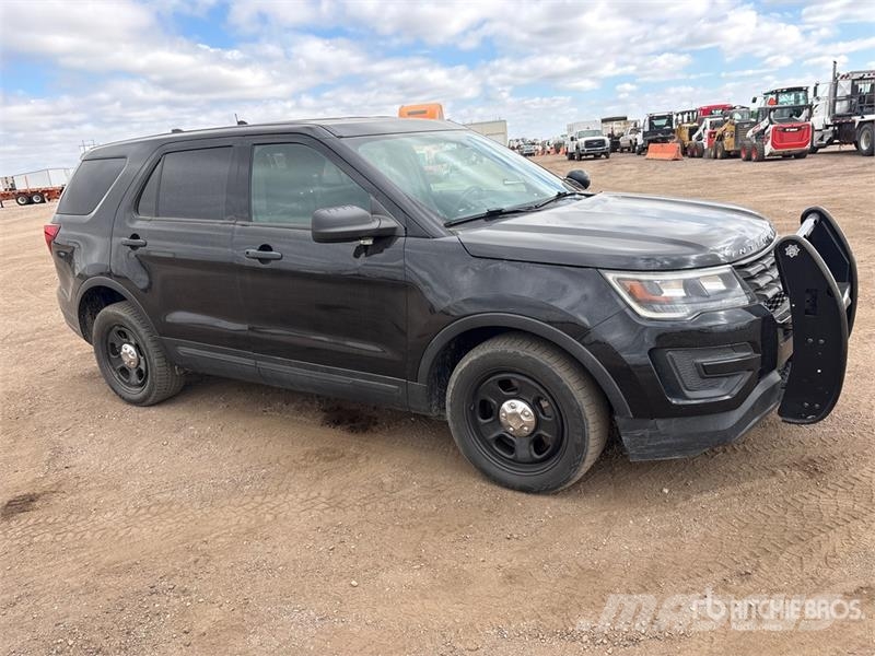 Ford Explorer 汽车