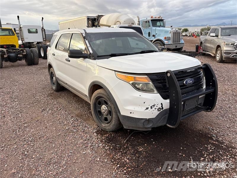 Ford Explorer 自動車