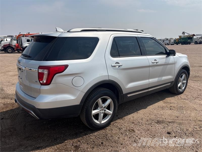Ford Explorer Automašīnas