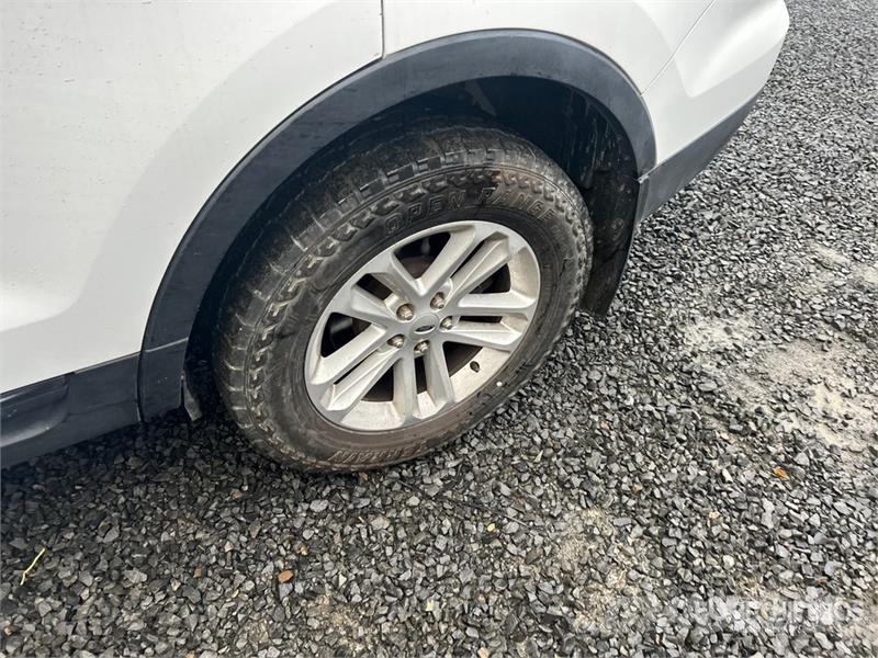 Ford Explorer Automašīnas