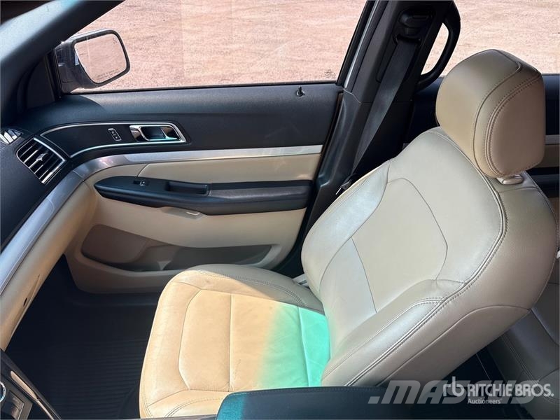 Ford Explorer Automašīnas