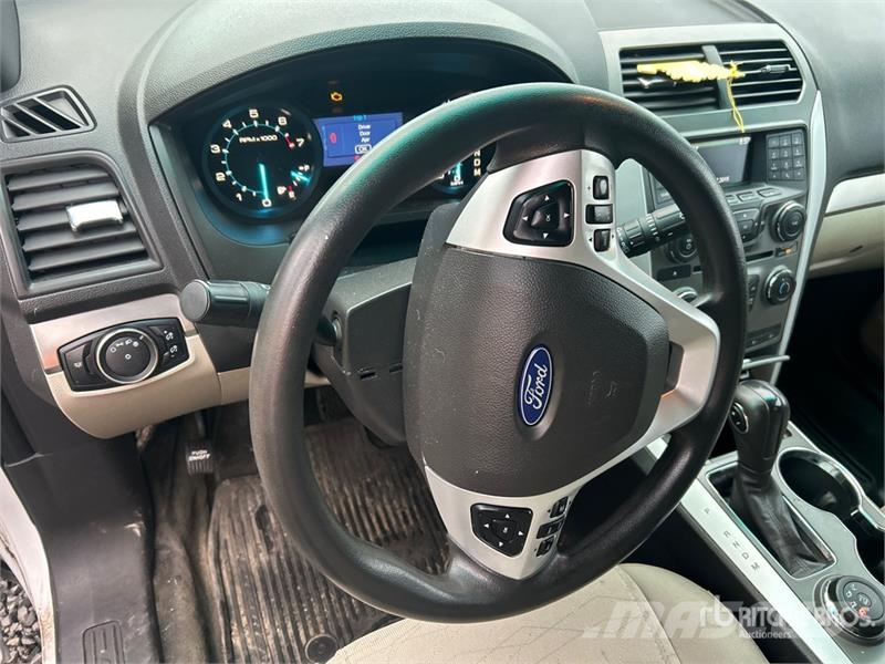 Ford Explorer Automašīnas