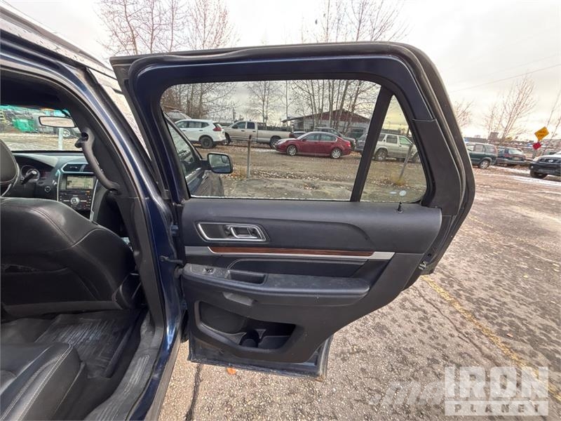 Ford Explorer Avtomobili