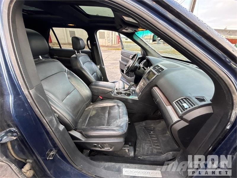 Ford Explorer Avtomobili