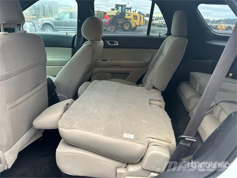 Ford Explorer Automašīnas