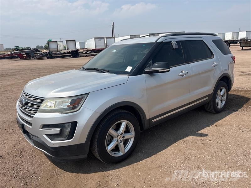 Ford Explorer Automašīnas