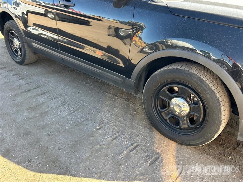 Ford Explorer 汽车