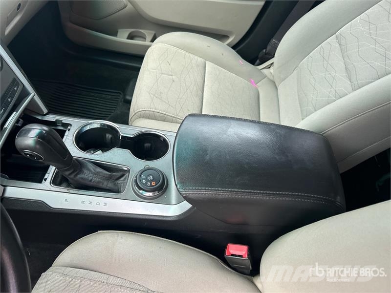 Ford Explorer Automašīnas