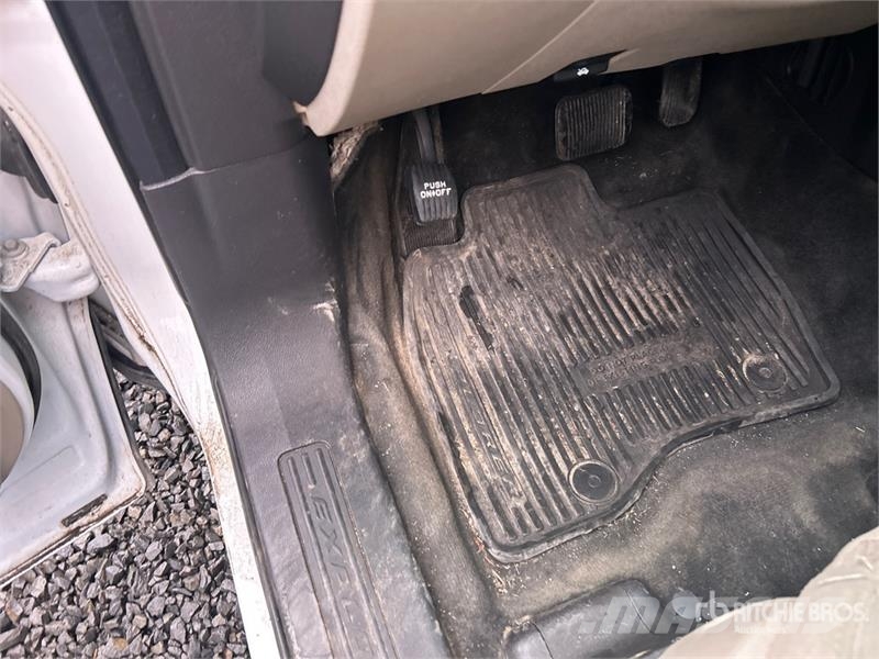 Ford Explorer Automašīnas