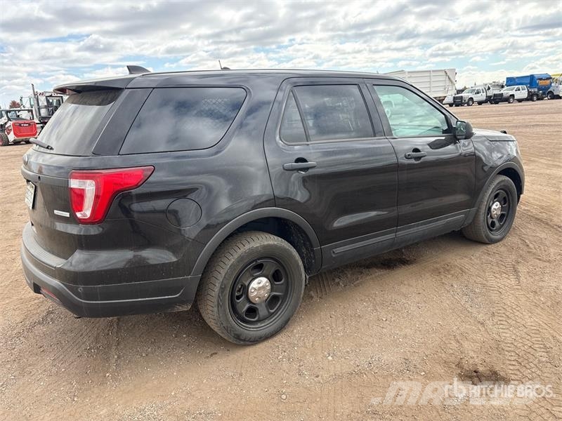 Ford Explorer 汽车