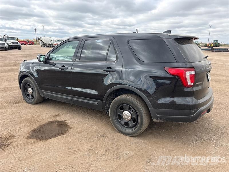 Ford Explorer 汽车