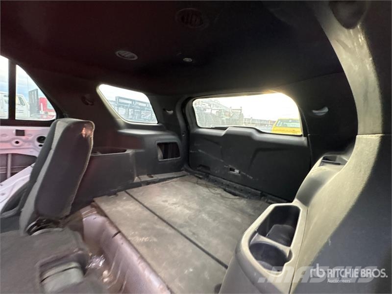 Ford Explorer 自動車