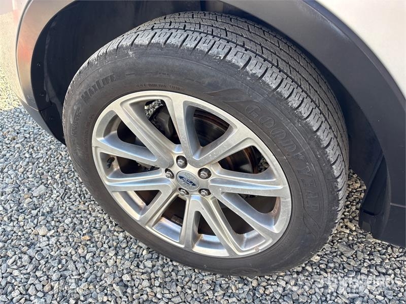 Ford Explorer Carros
