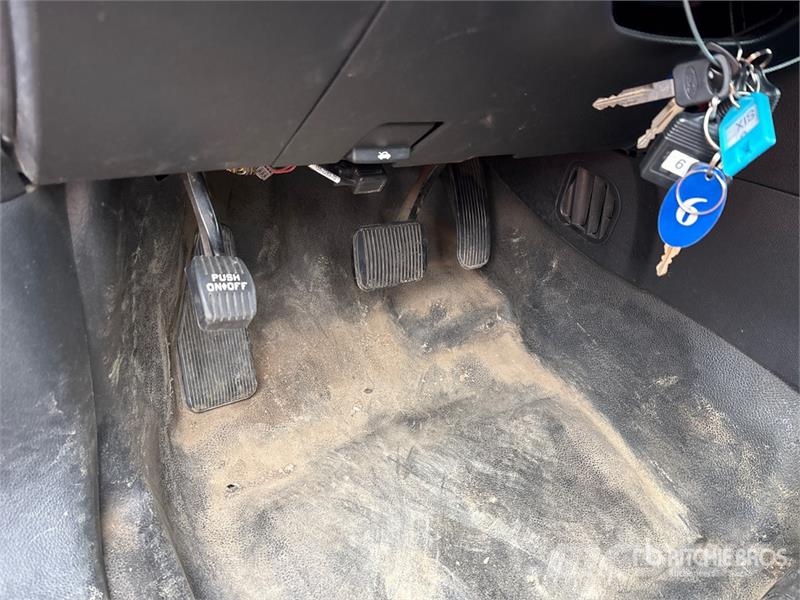 Ford Explorer 汽车