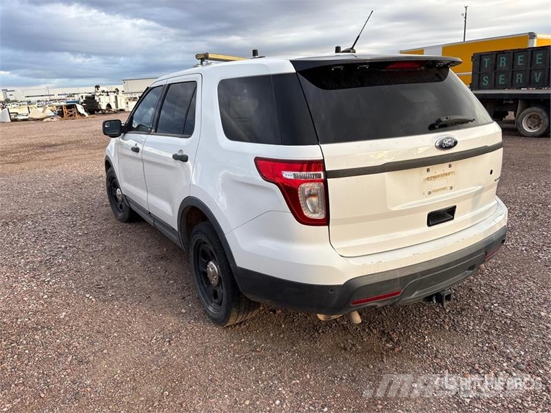 Ford Explorer 自動車