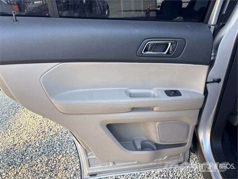 Ford Explorer Carros