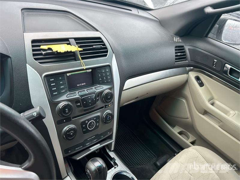 Ford Explorer Automašīnas