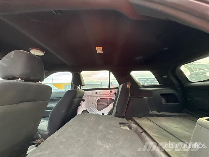 Ford Explorer 自動車