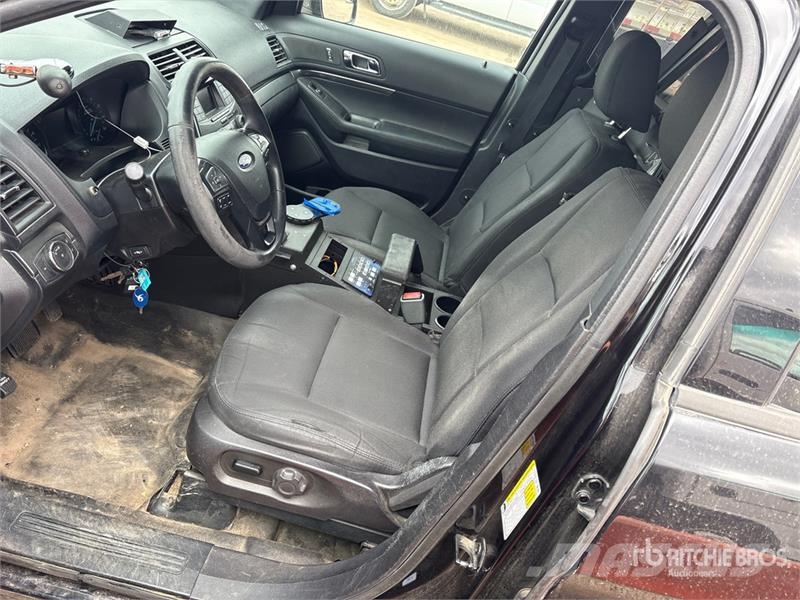 Ford Explorer 汽车