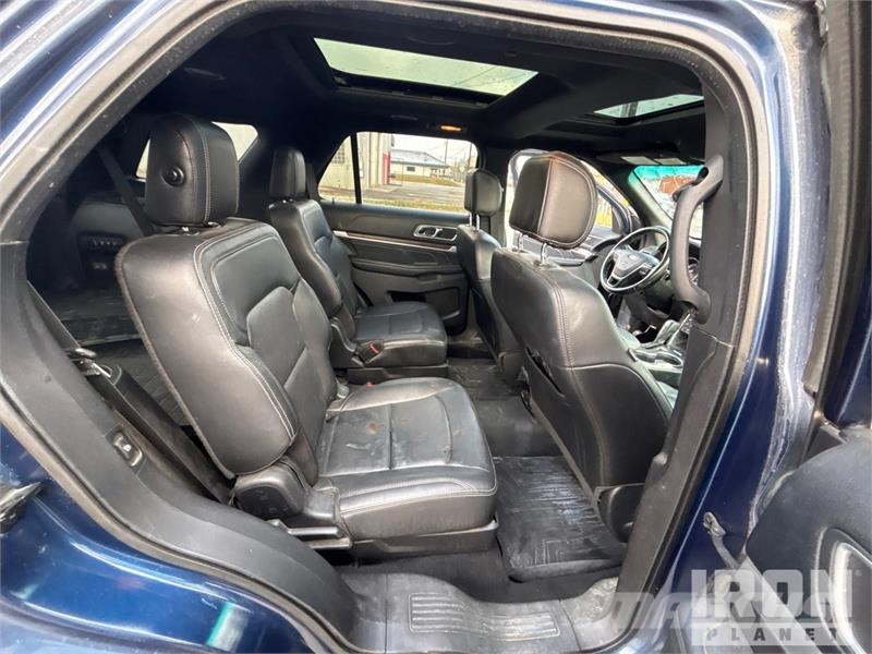 Ford Explorer Avtomobili