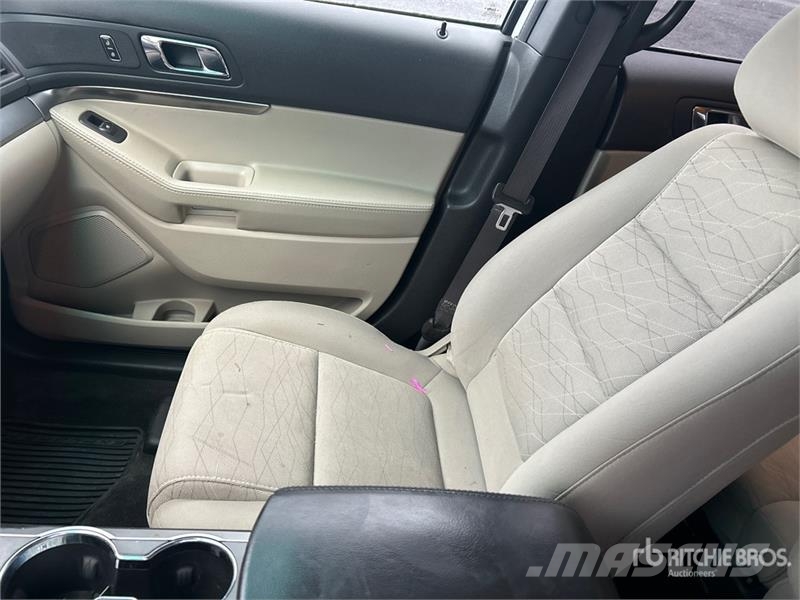 Ford Explorer Automašīnas