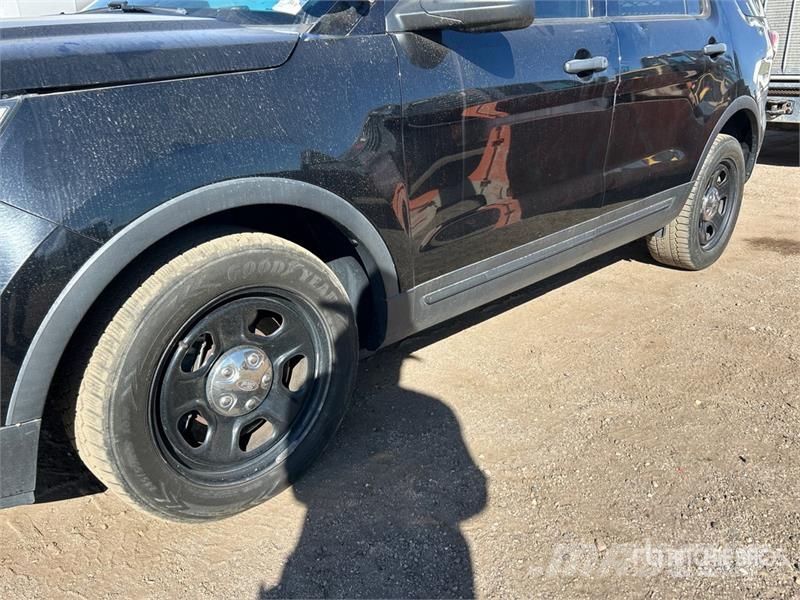 Ford Explorer 汽车