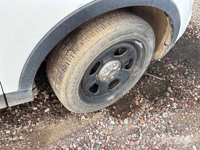 Ford Explorer 自動車
